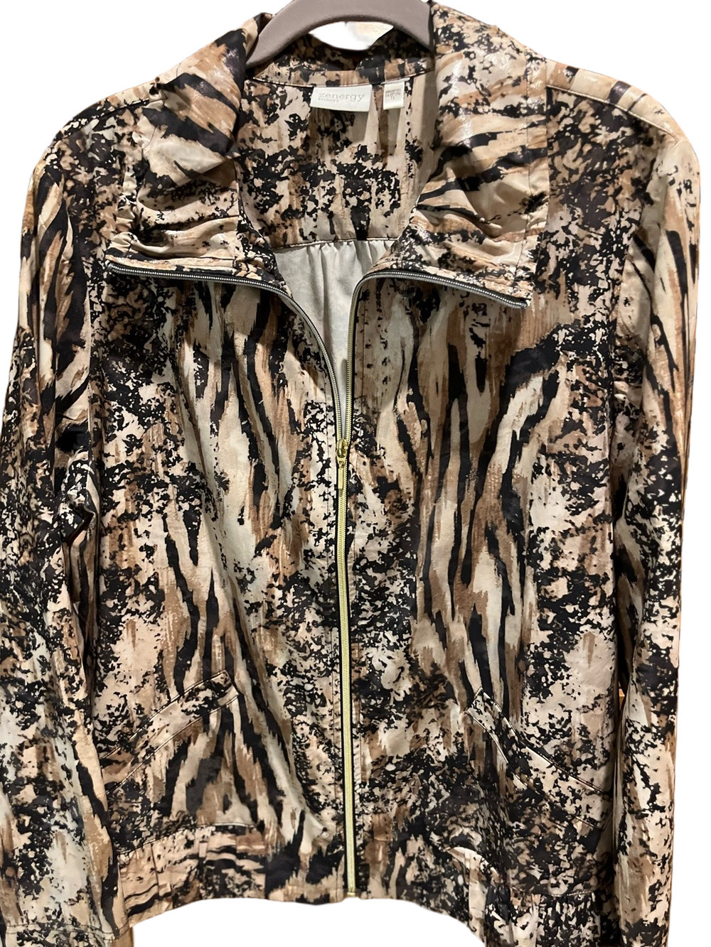 33. WOMENS CHICO’S ZENERGY 3/XL DETAIL JACKET